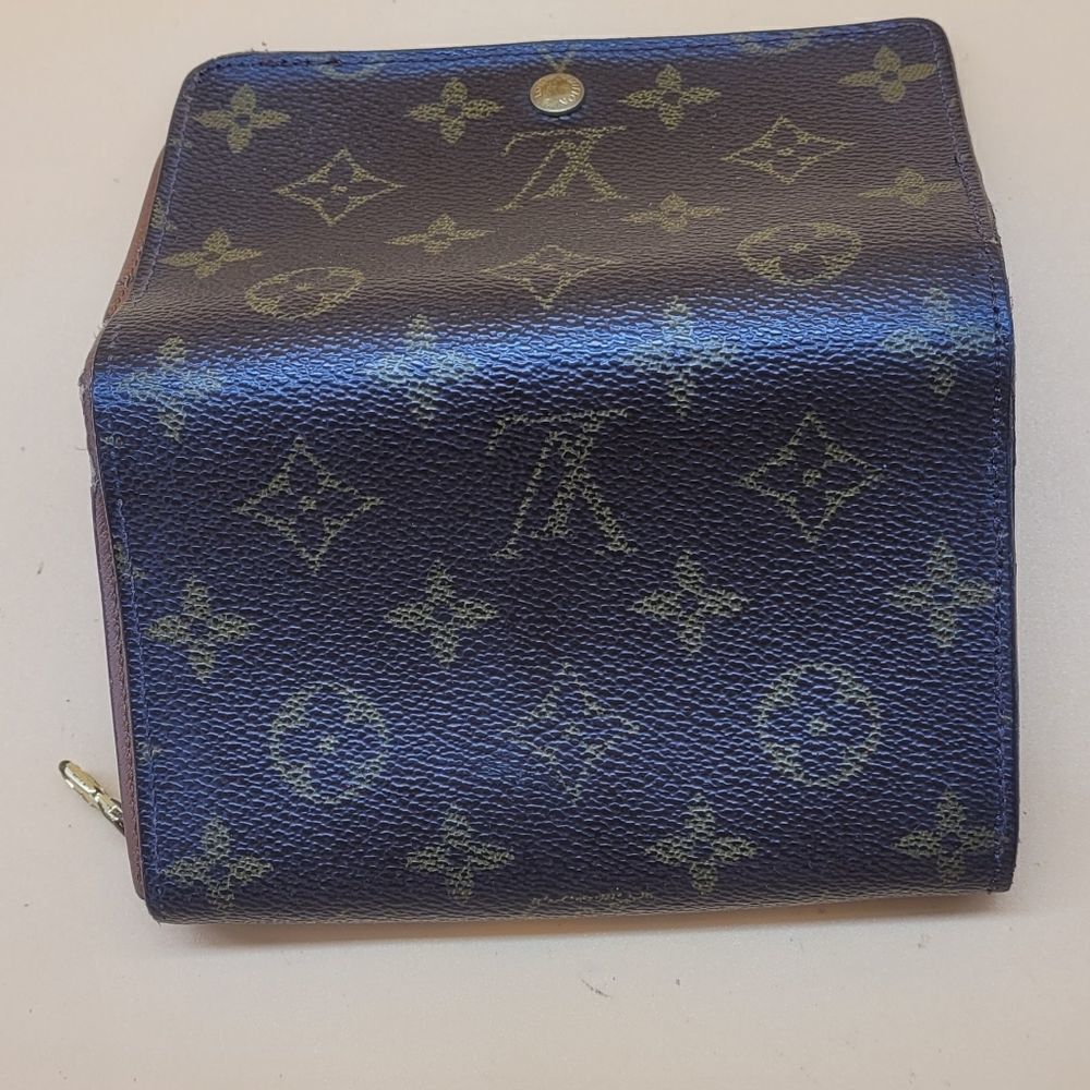 Authentic Louis Vuitton Monogram Wallet - Picture 3 of 10
